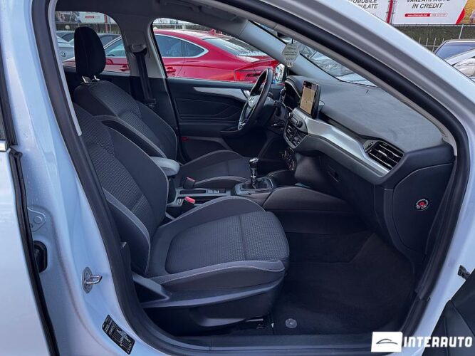 Ford Focus 35 interauto-car