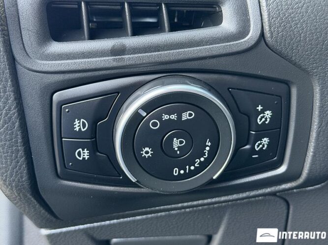 Ford Focus 38 interauto-car