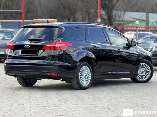 Ford Focus 32 interauto-car
