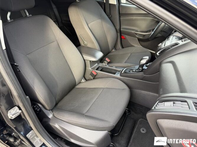 Ford Focus 44 interauto-car