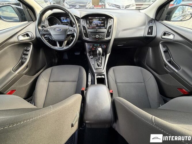 Ford Focus 37 interauto-car