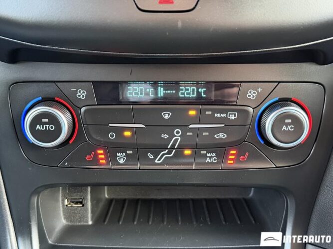 Ford Focus 42 interauto-car