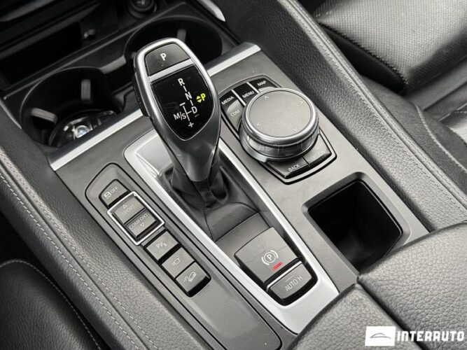 BMW X6 3.5i 46 interauto-car