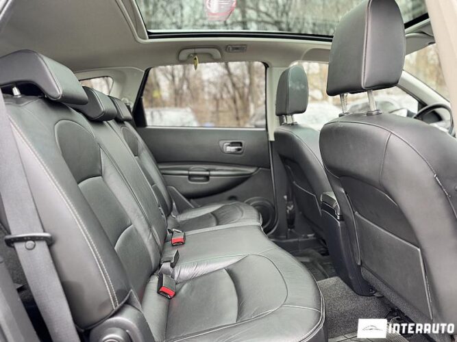 Nissan Qashqai+2 52 interauto-car