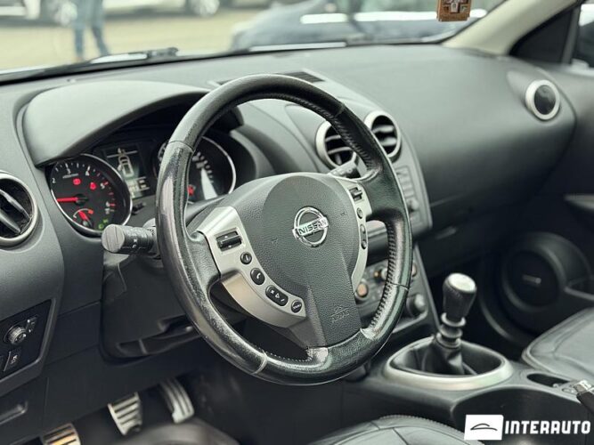Nissan Qashqai+2 42 interauto-car