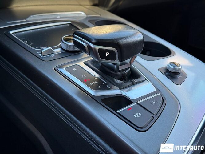 Audi Q7 E-Tron 44 interauto-car