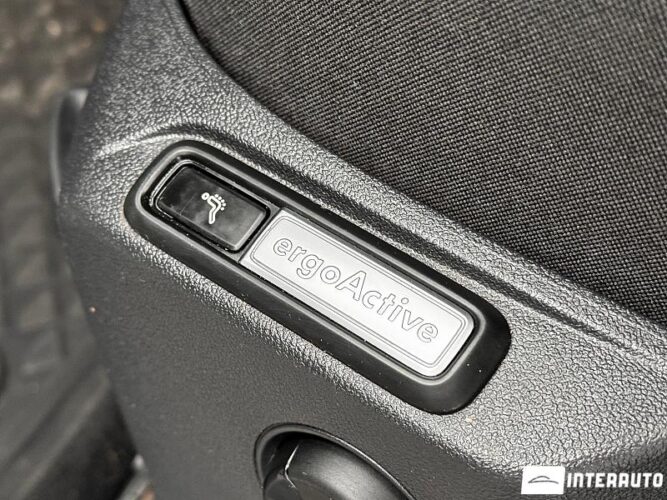 Volkswagen Tiguan 50 interauto-car