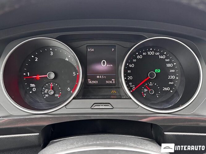 Volkswagen Tiguan 42 interauto-car