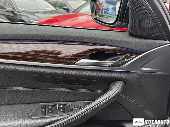 BMW 530e 44 interauto-car