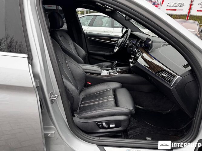 BMW 530e 36 interauto-car