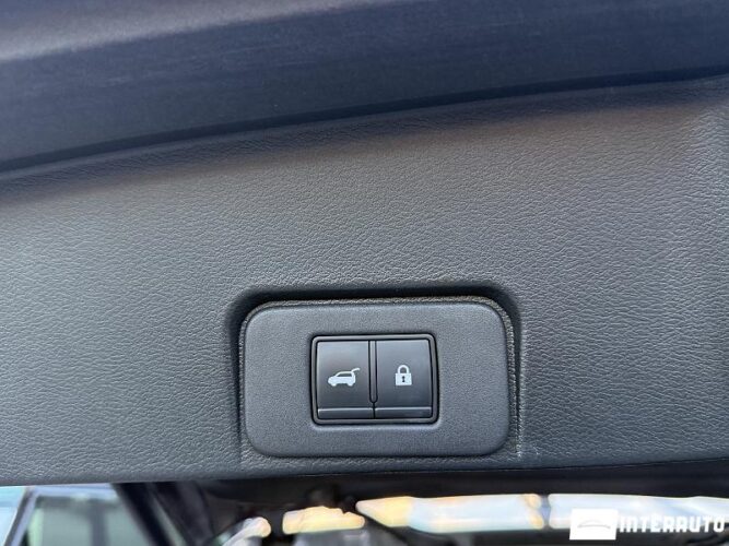 Nissan Rogue 62 interauto-car