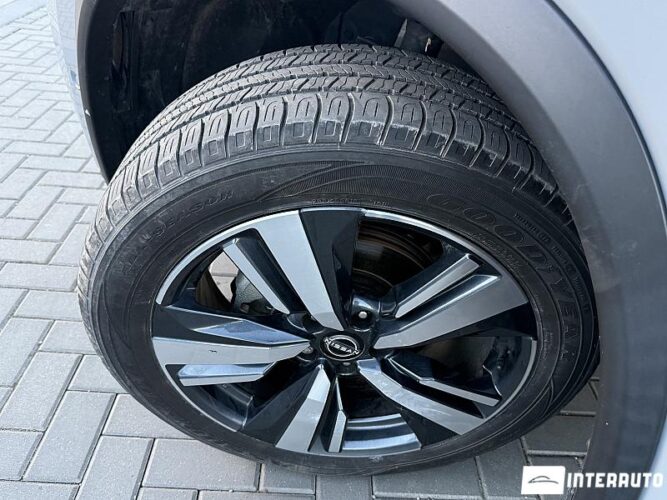 Nissan Rogue 56 interauto-car