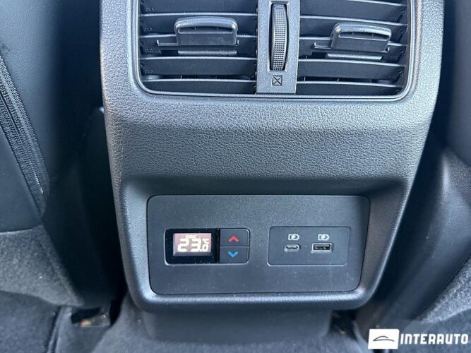 Nissan Rogue 60 interauto-car