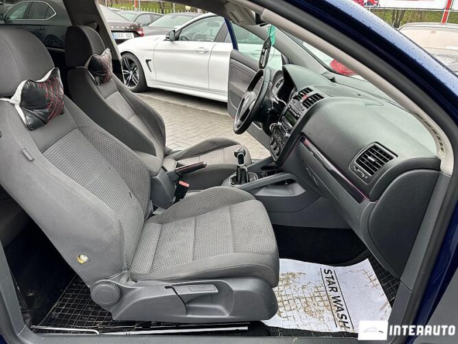 Volkswagen Golf GT 32 interauto-car