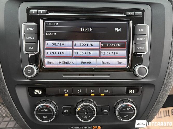 Volkswagen Jetta 38 interauto-car