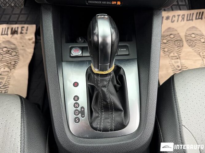 Volkswagen Jetta 39 interauto-car