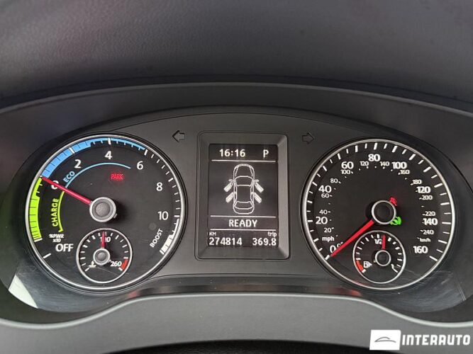 Volkswagen Jetta 37 interauto-car