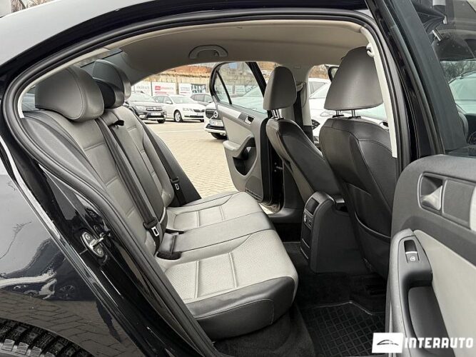 Volkswagen Jetta 41 interauto-car