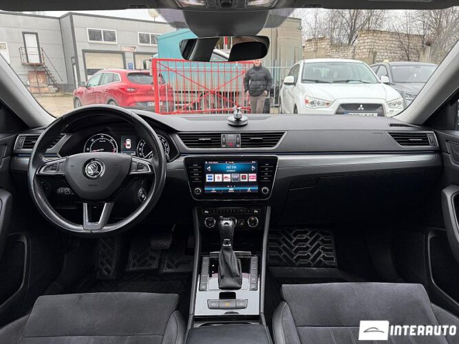 Skoda Superb 39 interauto-car