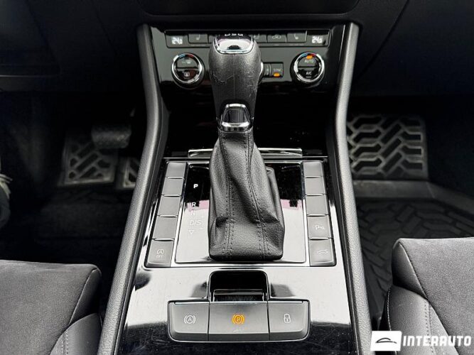 Skoda Superb 43 interauto-car