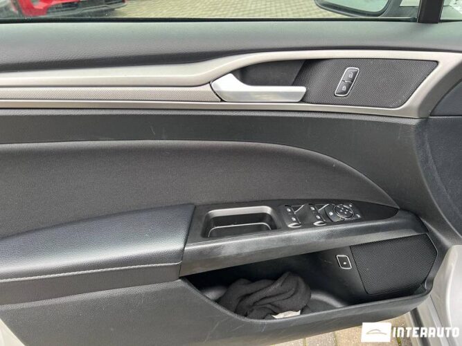 Ford Fusion 36 interauto-car