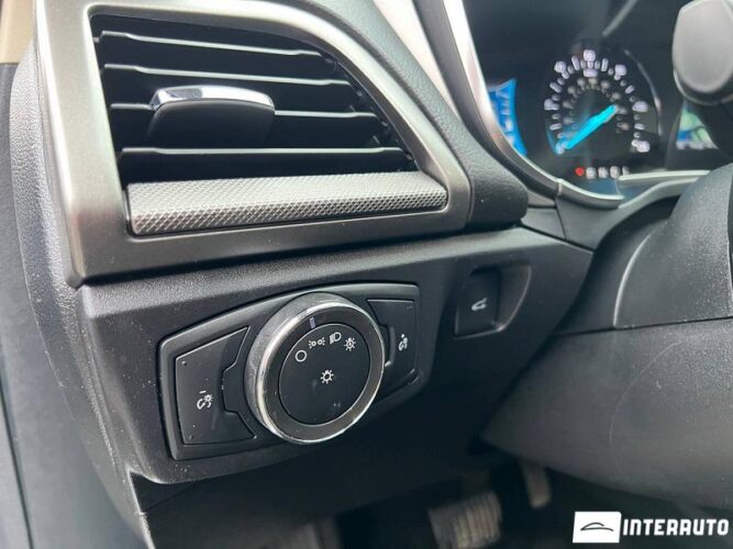 Ford Fusion 39 interauto-car