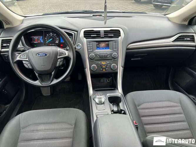 Ford Fusion 41 interauto-car