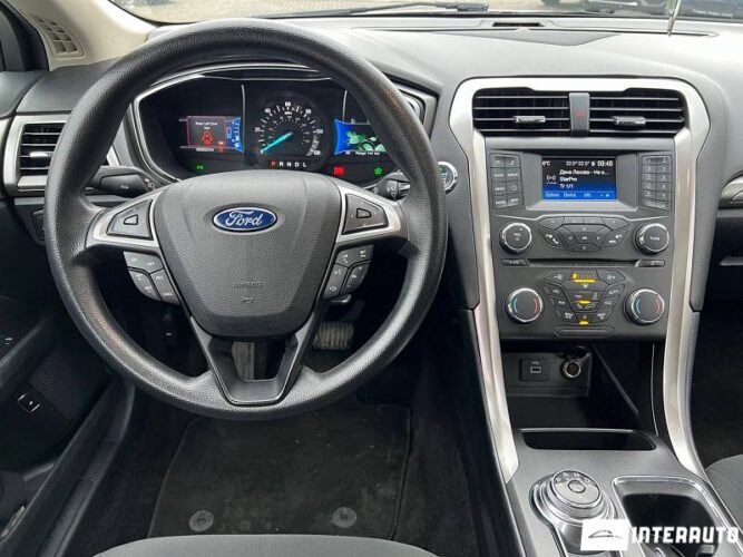 Ford Fusion 43 interauto-car