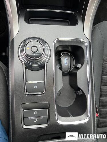 Ford Fusion 44 interauto-car