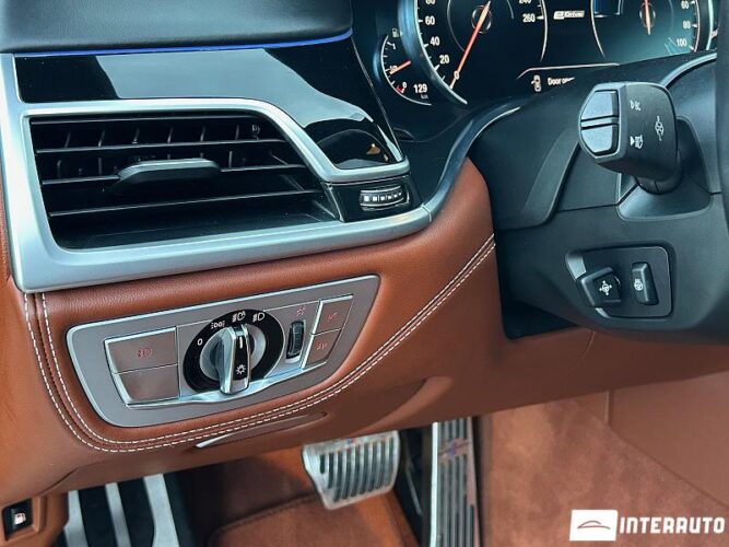 BMW 740e 49 interauto-car