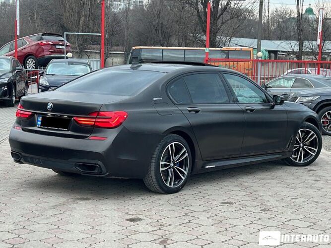 BMW 740e 43 interauto-car