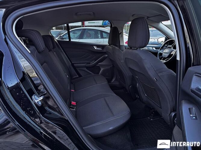 Ford Focus 44 interauto-car