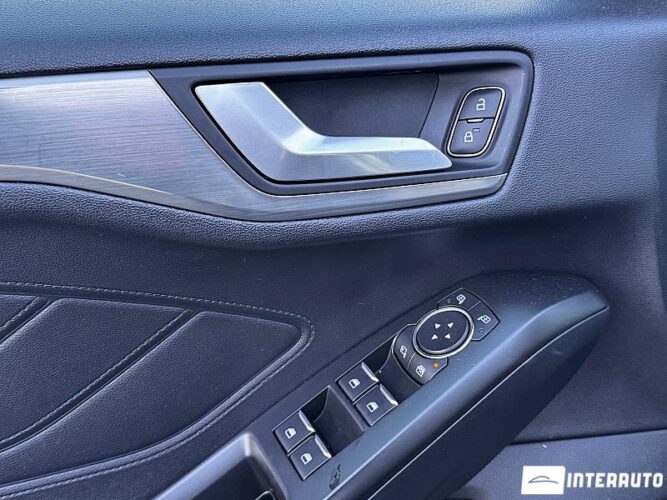 Ford Focus 49 interauto-car