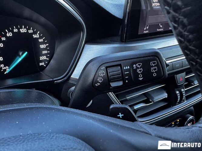 Ford Focus 46 interauto-car