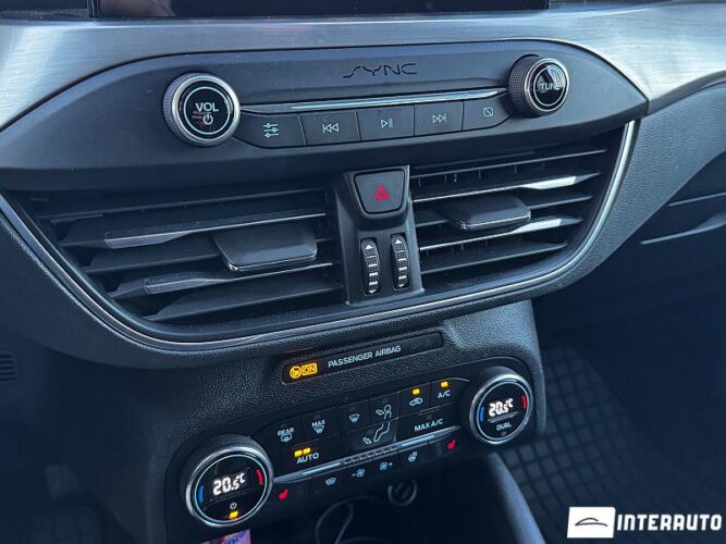 Ford Focus 42 interauto-car