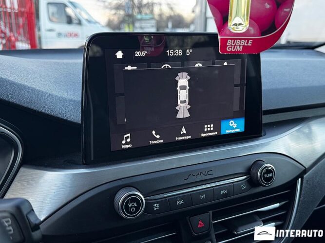 Ford Focus 41 interauto-car