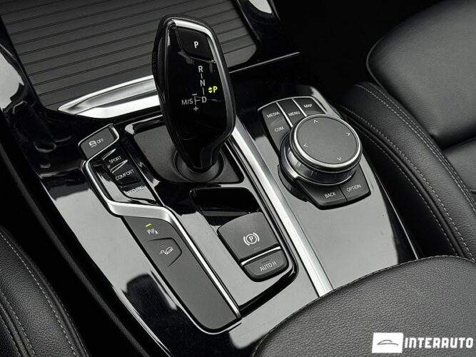 BMW X3 3.0i 49 interauto-car