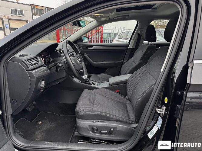 Skoda Superb 40 interauto-car
