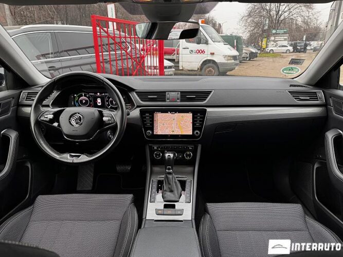 Skoda Superb 42 interauto-car