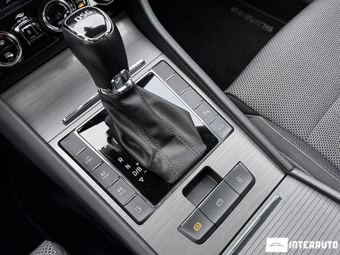 Skoda Superb 47 interauto-car