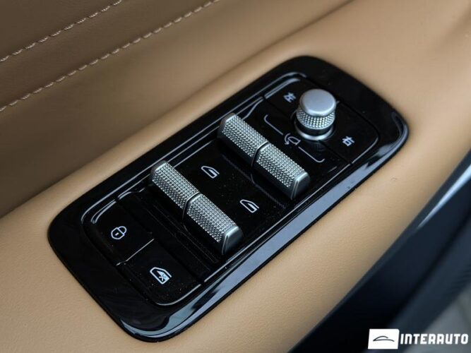 Geely Galaxy Starship 7 37 interauto-car