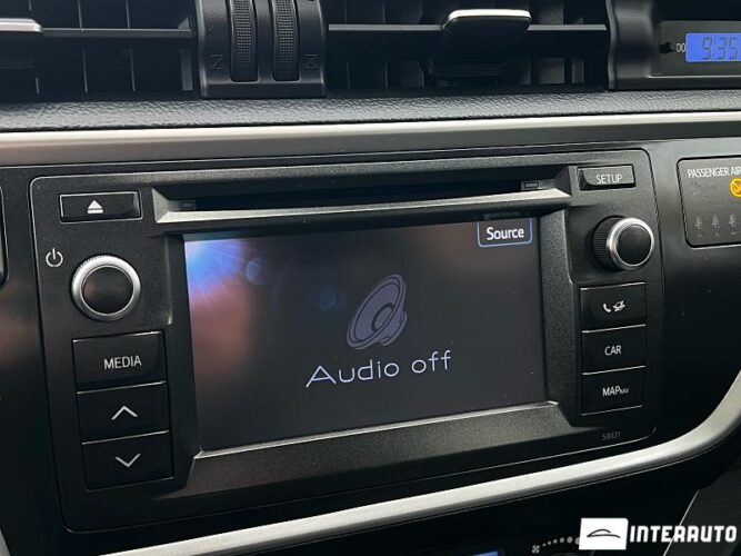 Toyota Auris 43 interauto-car