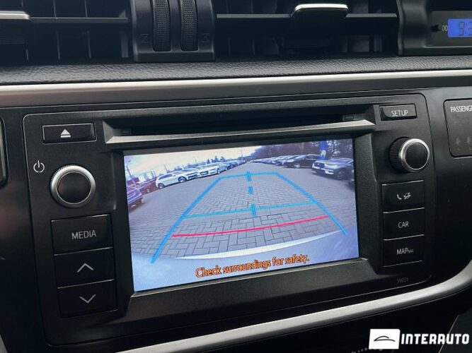 Toyota Auris 42 interauto-car