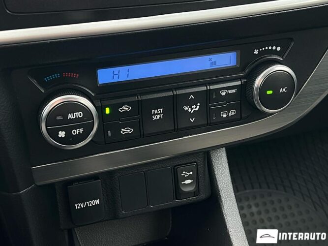 Toyota Auris 44 interauto-car