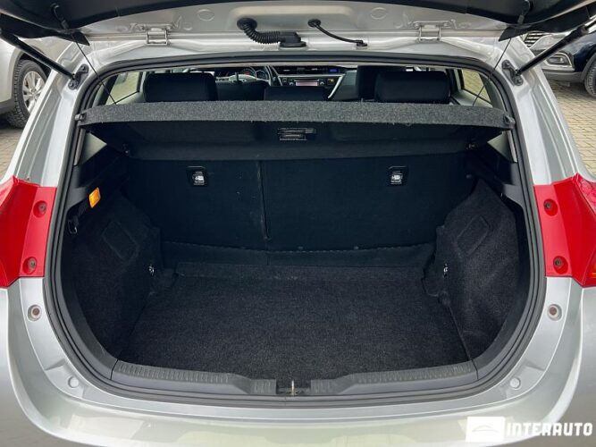 Toyota Auris 49 interauto-car