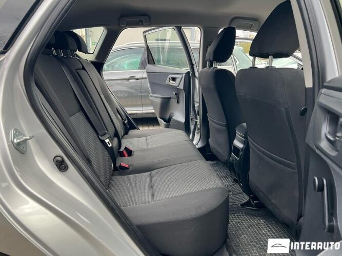 Toyota Auris 47 interauto-car