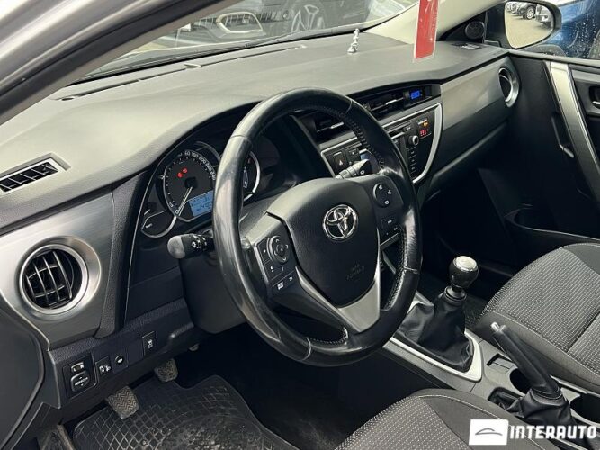 Toyota Auris 38 interauto-car