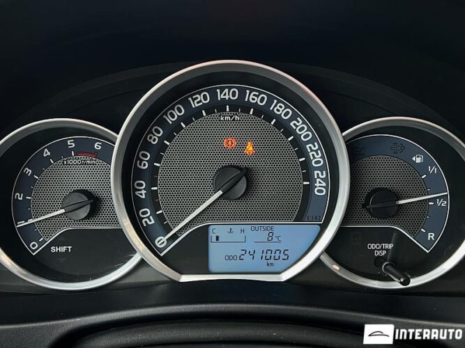 Toyota Auris 41 interauto-car