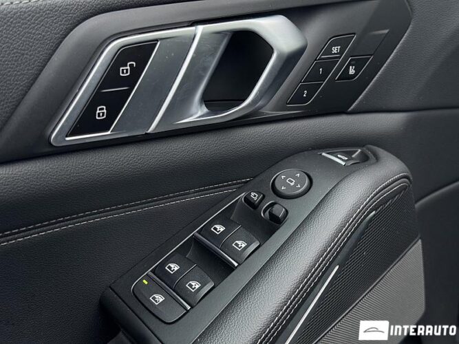 BMW X5 3.0D 51 interauto-car