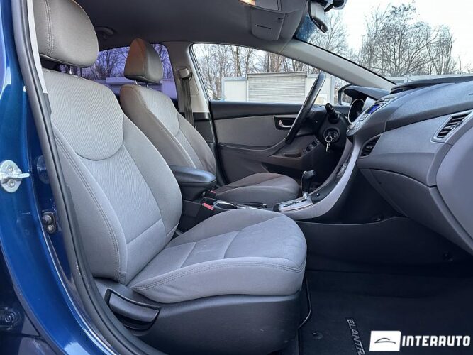 Hyundai Elantra 43 interauto-car